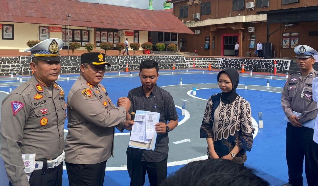 Polres Kubar Launching Arena Lintasan Baru Uji Praktek Sim C